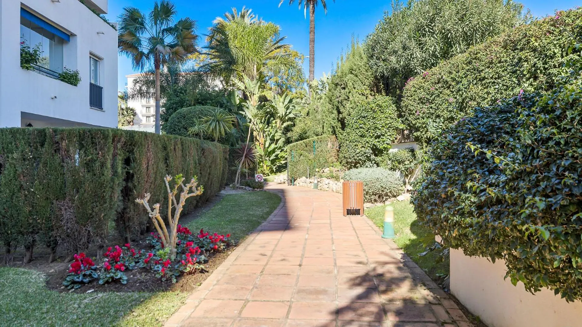 2 Bedroom Apartment In Medina Garden - Puerto Banus Marbella 0*,