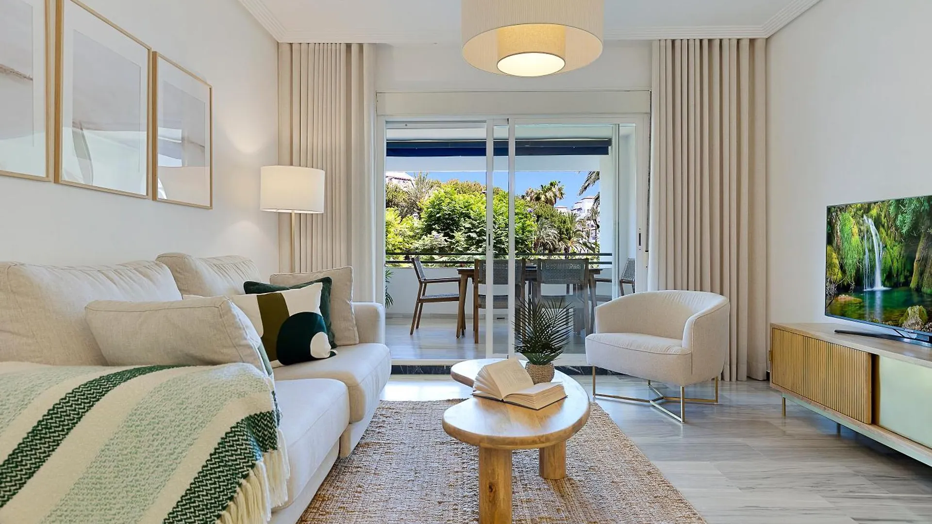 2 Bedroom Apartment In Medina Garden - Puerto Banus Marbella Spain