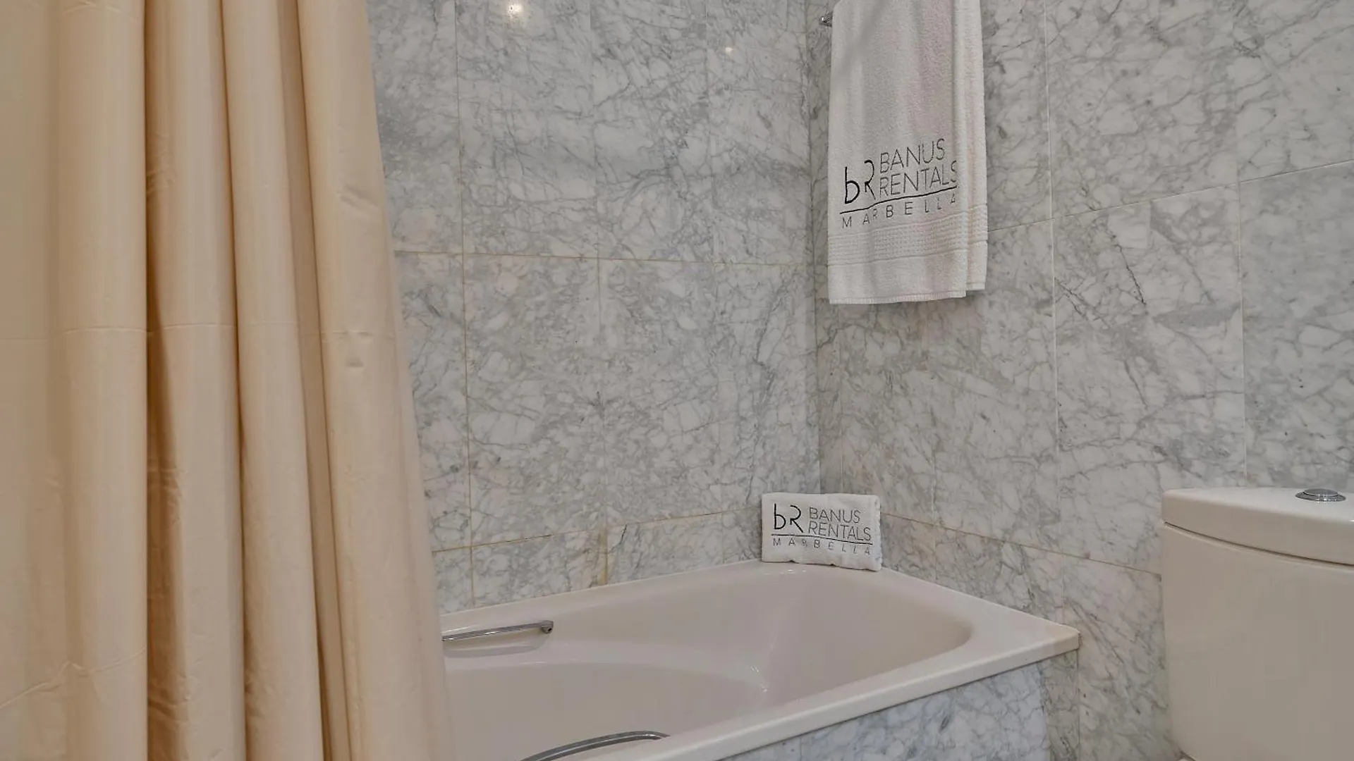 2 Bedroom Apartment In Medina Garden - Puerto Banus Marbella