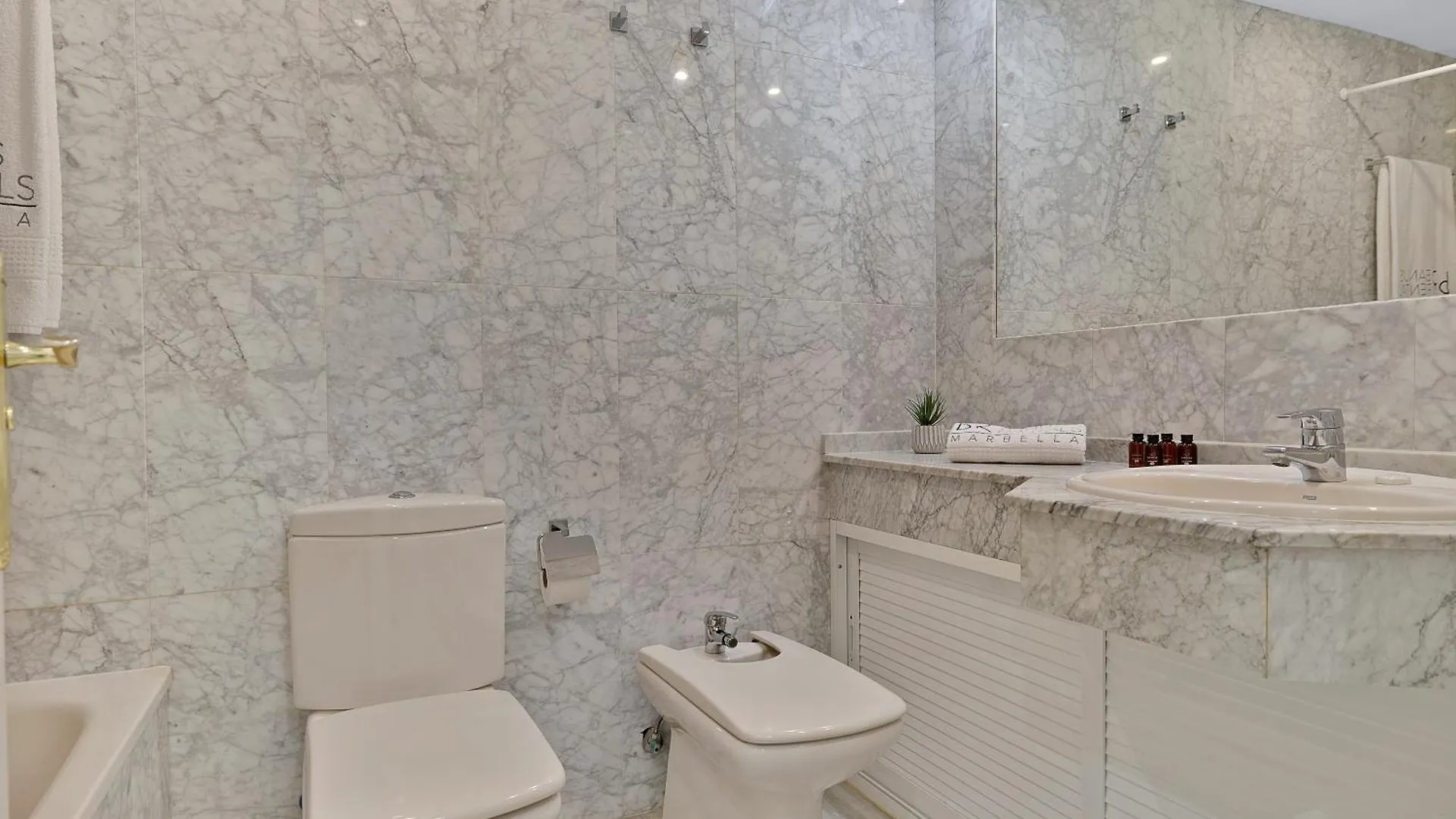 2 Bedroom Apartment In Medina Garden - Puerto Banus Marbella